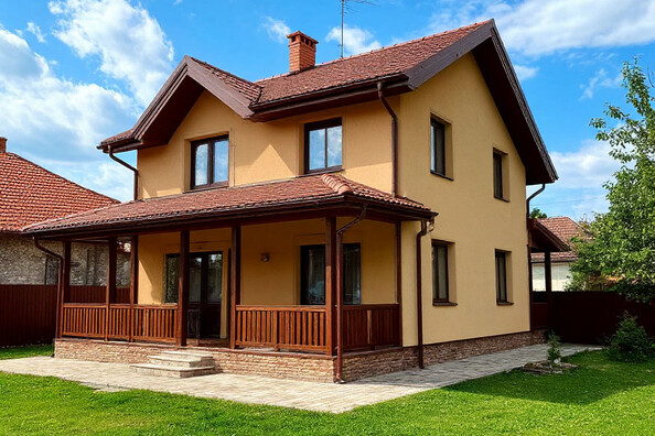 Продать дом с участком